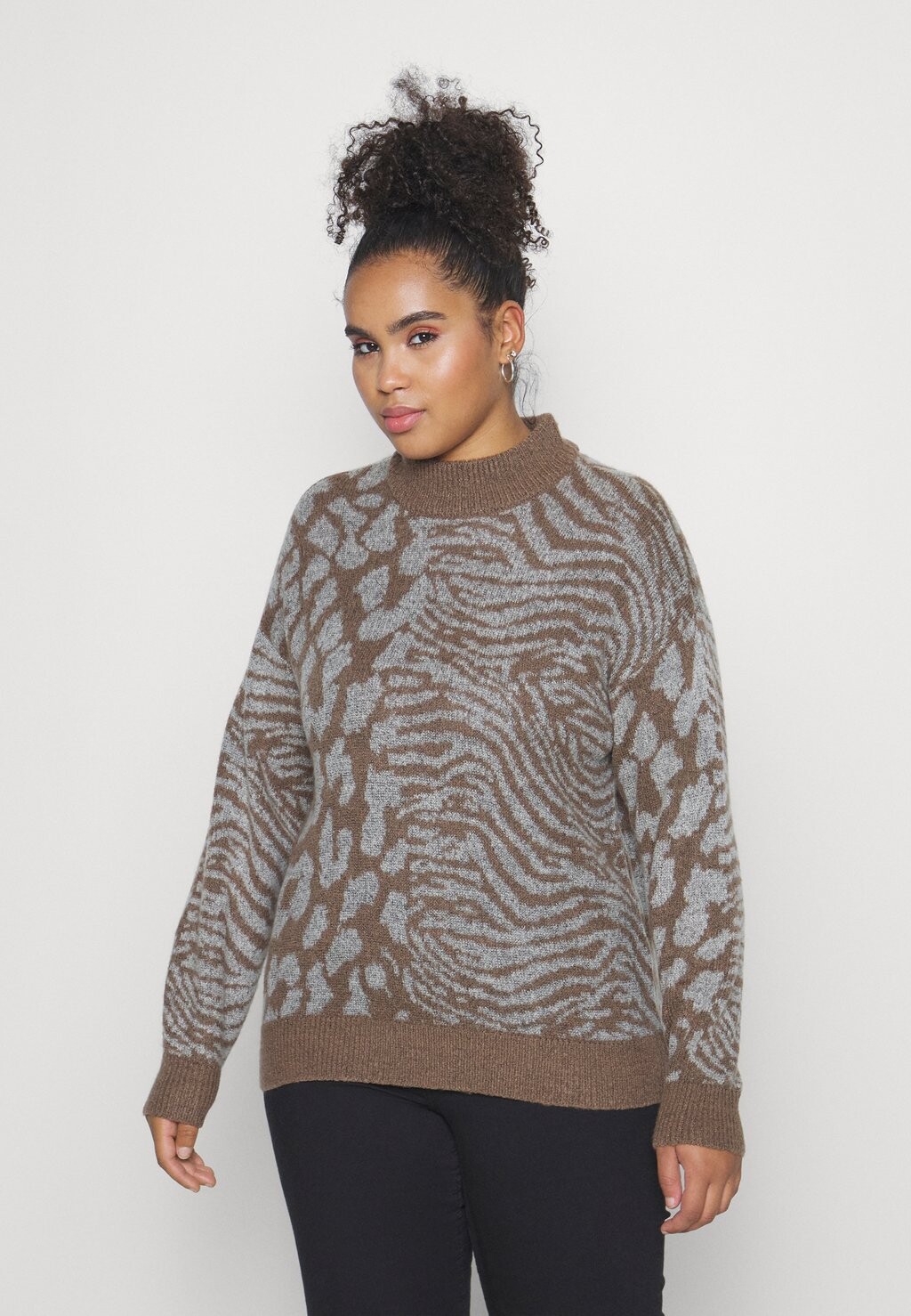 

Свитшот Vero Moda Curve VMCVERA ANIMAL O-NECK, коричневая чечевица/светло-серый меланж, Коричневый, Свитшот Vero Moda Curve VMCVERA ANIMAL O-NECK, коричневая чечевица/светло-серый меланж
