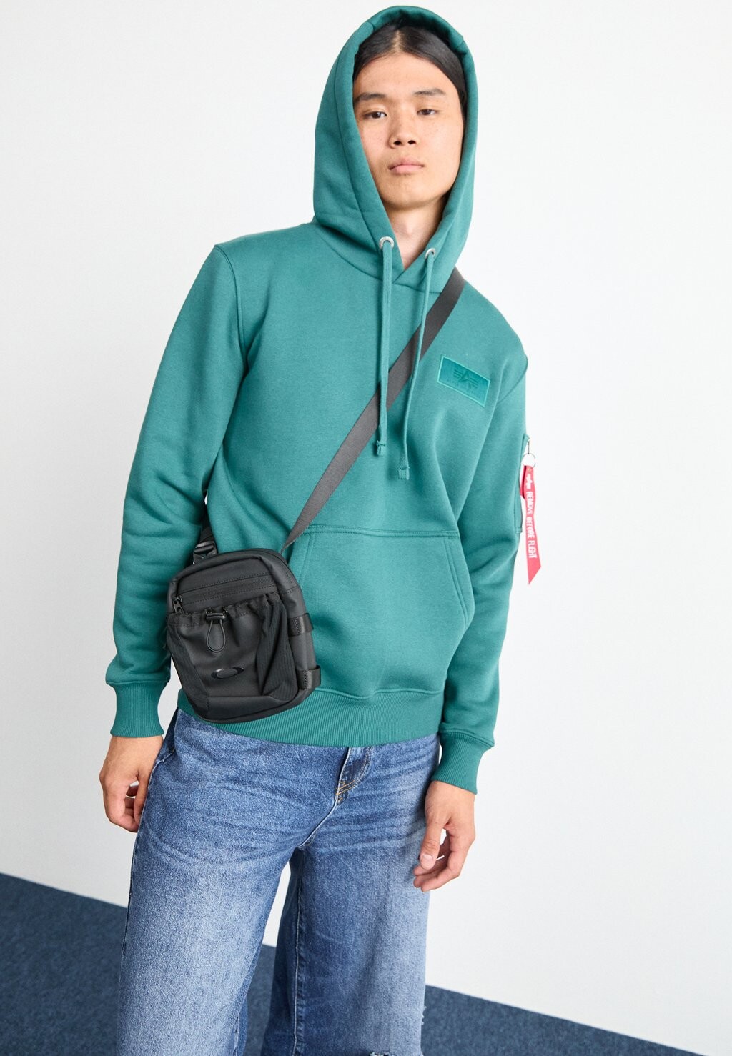 

Свитер Back Print Hoody Alpha Industries, насыщенно-зеленый