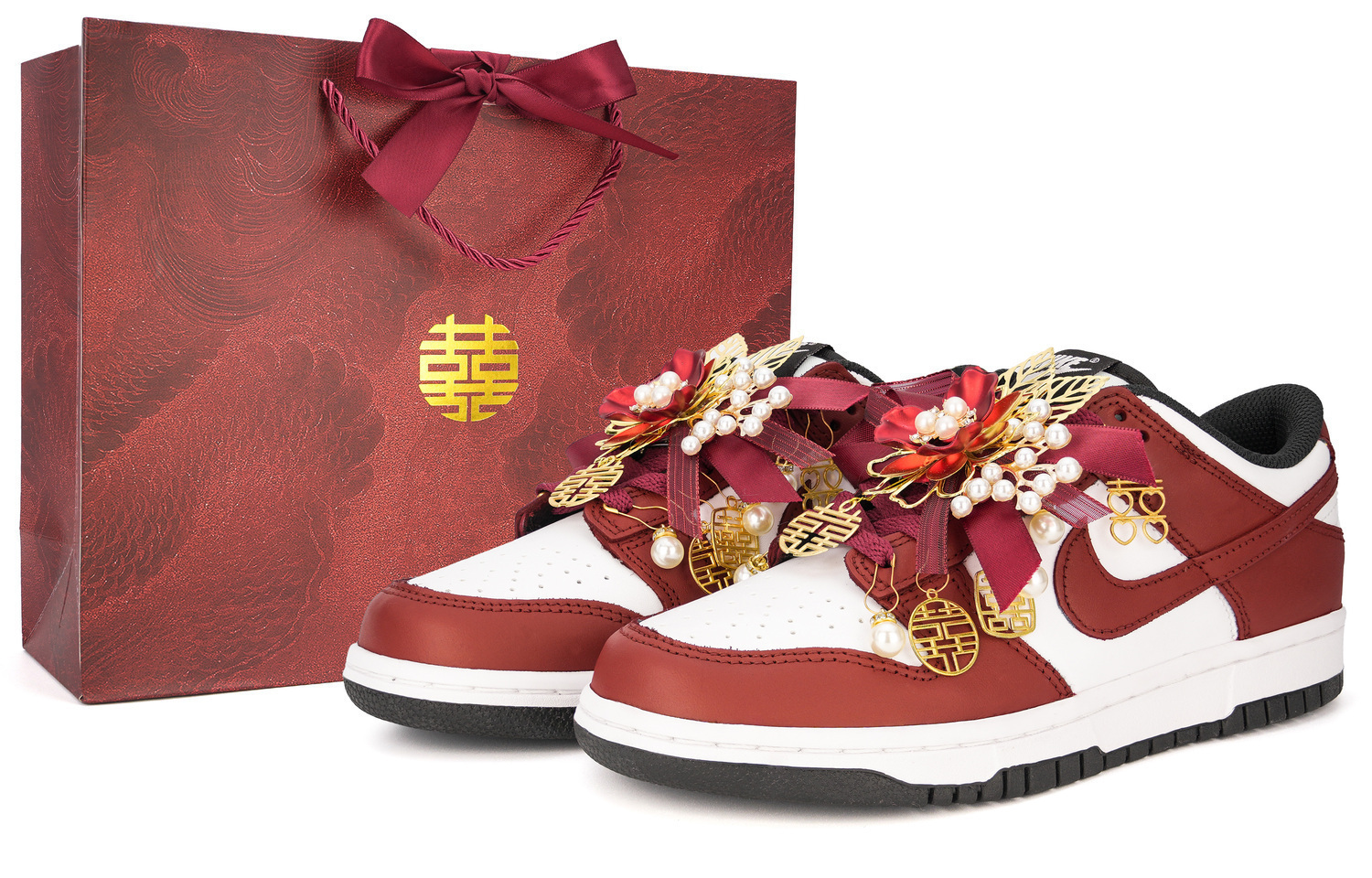 

Nike Dunk Wedding Shoes Cushioning Low top Skateboard Shoes Unisex Gold Red