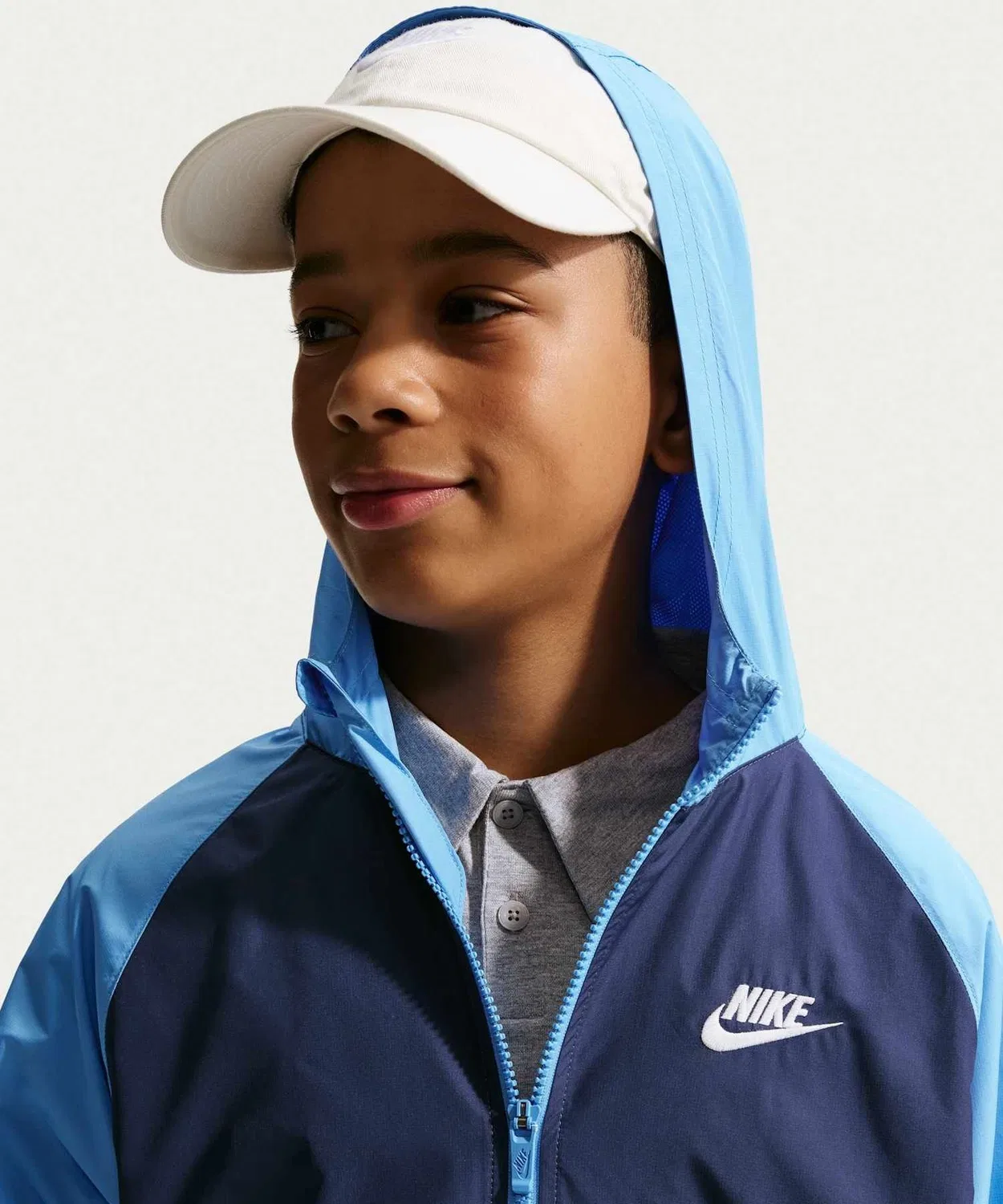 Куртка Nike Sportswear Windrunner Big Kids' Hooded Repel Jacket, полиэстер, синяя — фото 3