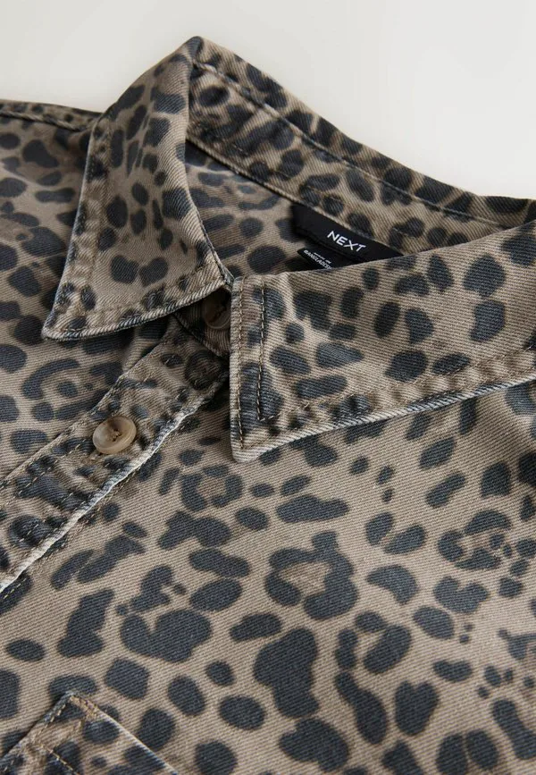 Блузка оверсайз на пуговицах, укороченного кроя Next, Leopard Print — фото 2