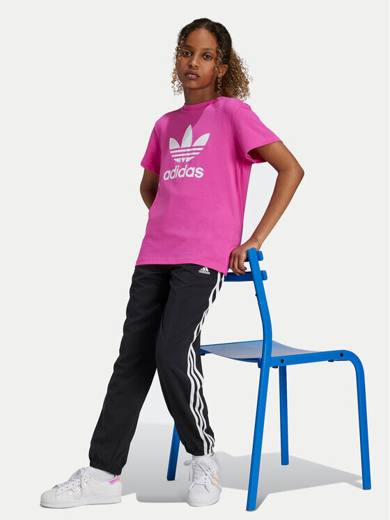 

Футболка стандартного кроя Adidas, розовый