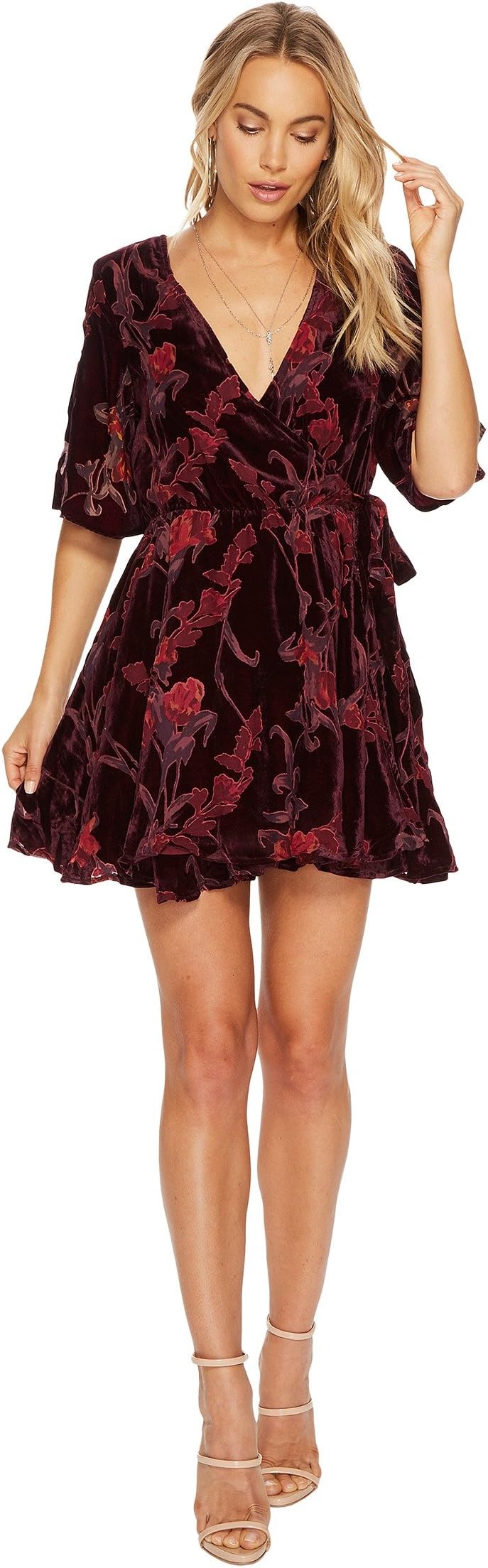 

Платье J.O.A. JUST ONE ANSWER Burnout Velvet Wrap Dress, цвет Wine Multi