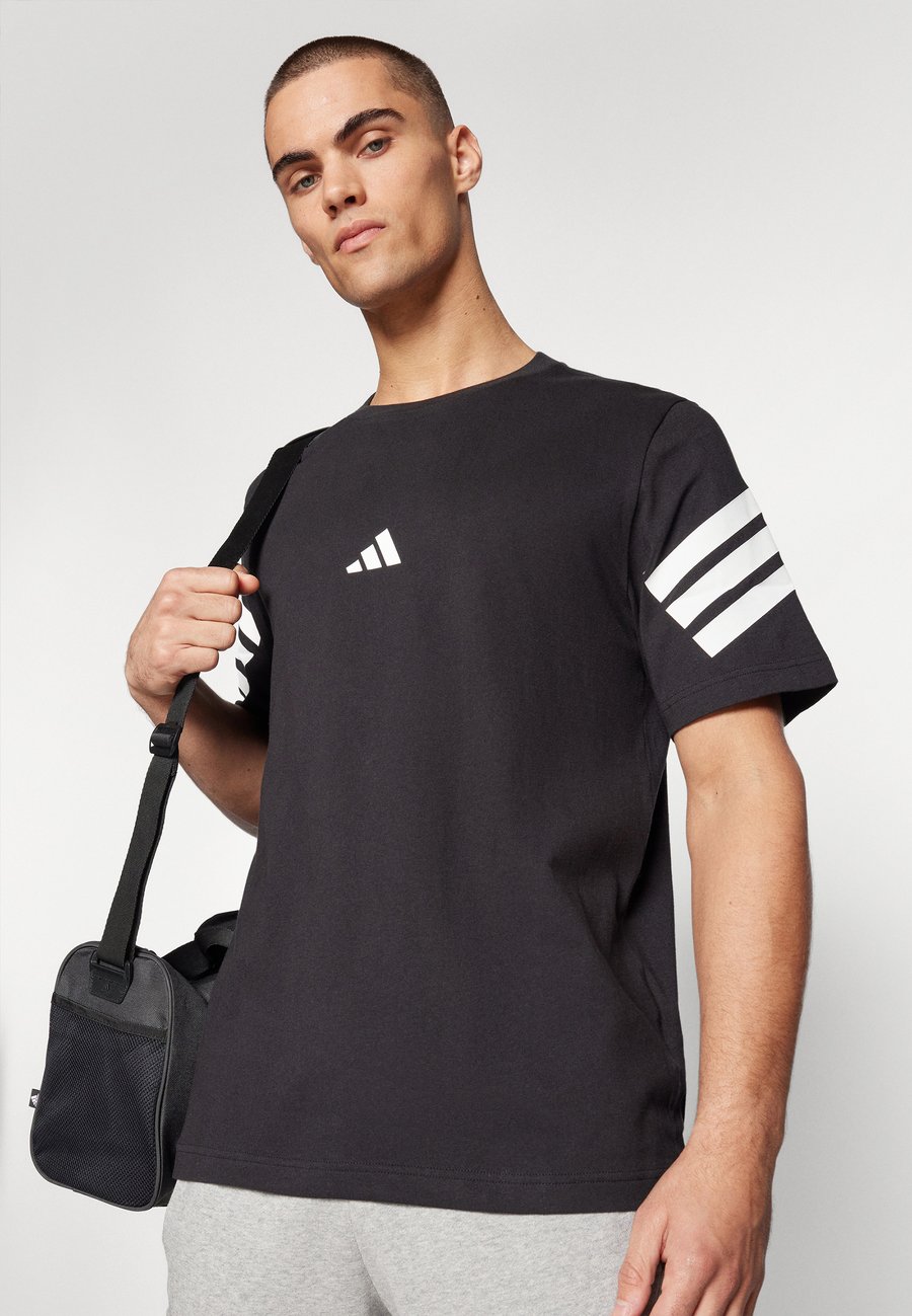 Футболка Adidas Sportswear Print T-shirt, Black — фото 4