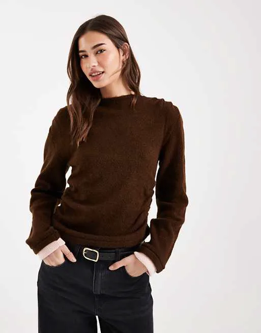 

Двухслойный джемпер шоколадного и контрастного розового цвета ASOS DESIGN