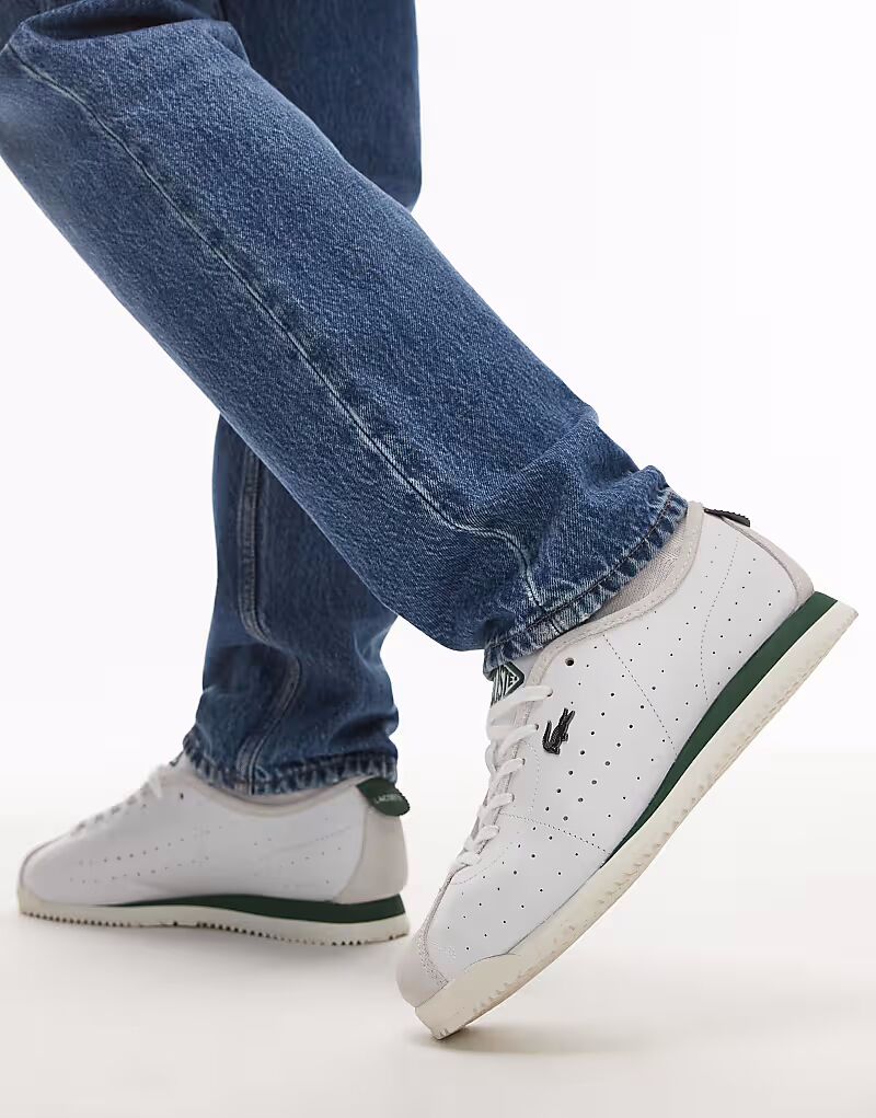 

Низкие кожаные кроссовки Lacoste Club белого цвета