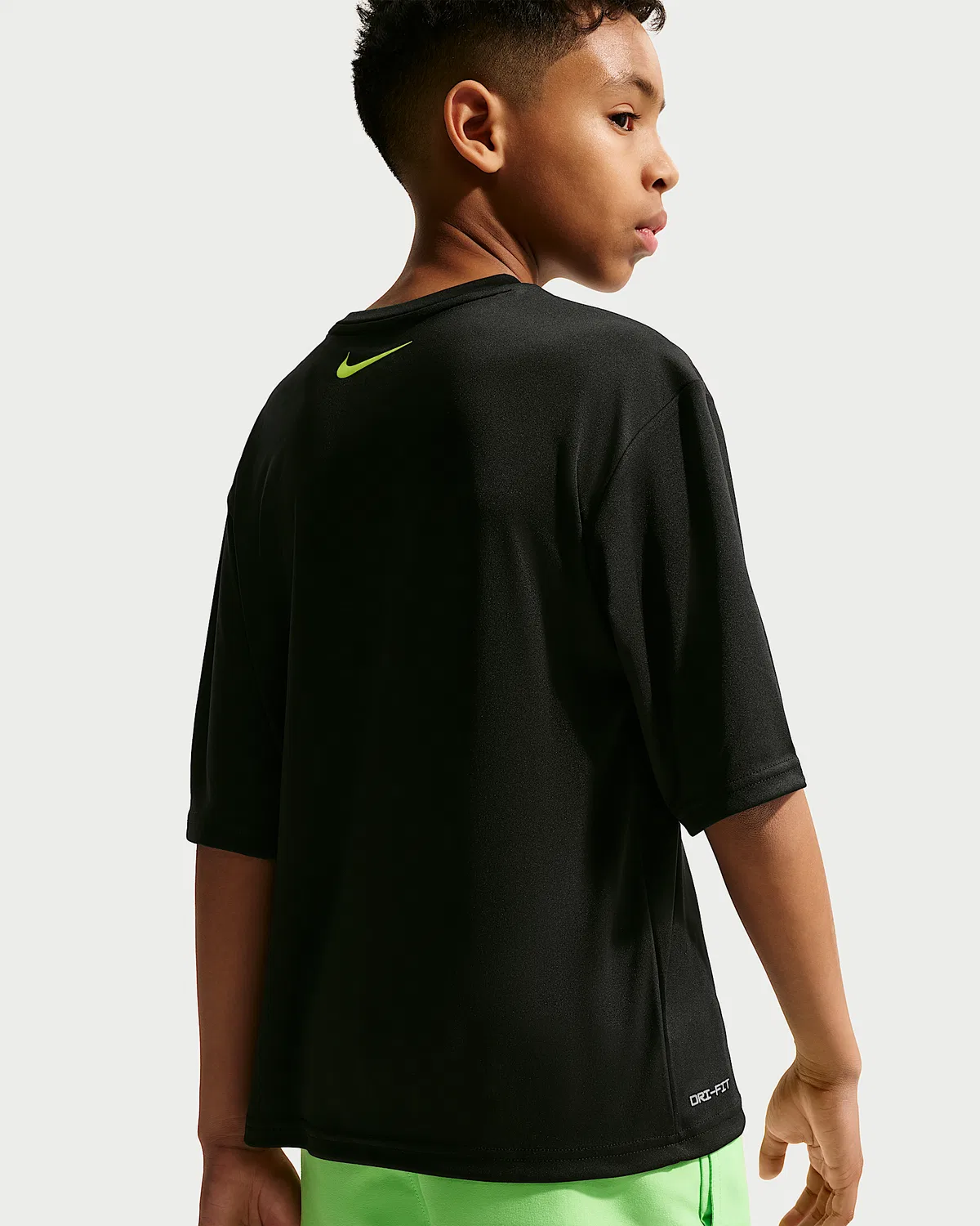 Большой детский (мальчиковый) Dri-FIT UV короткий рукав топ Nike Swim Hydroguard, Black — фото 2