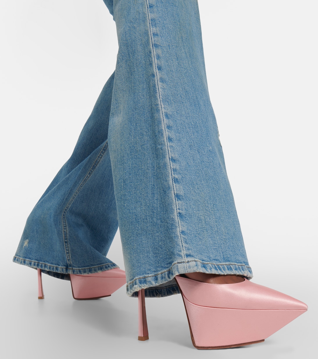 Атласные туфли Angelica на платформе Amina Muaddi, Baby Pink — фото 4