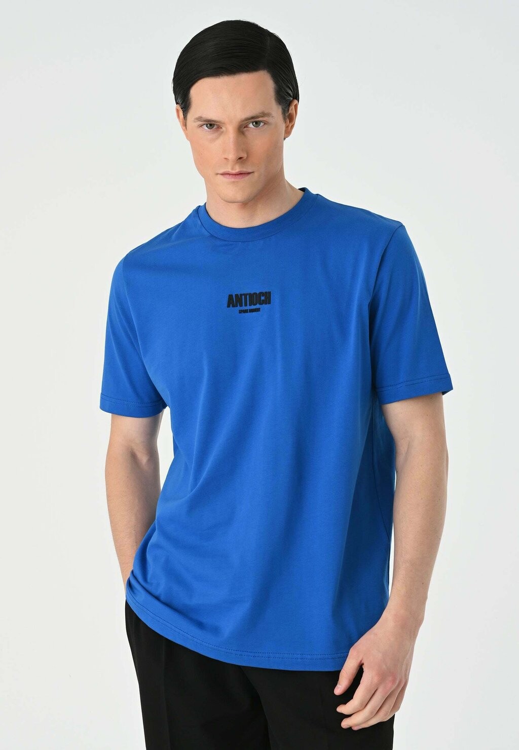 

Базовая футболка CREW NECK Antioch, синий
