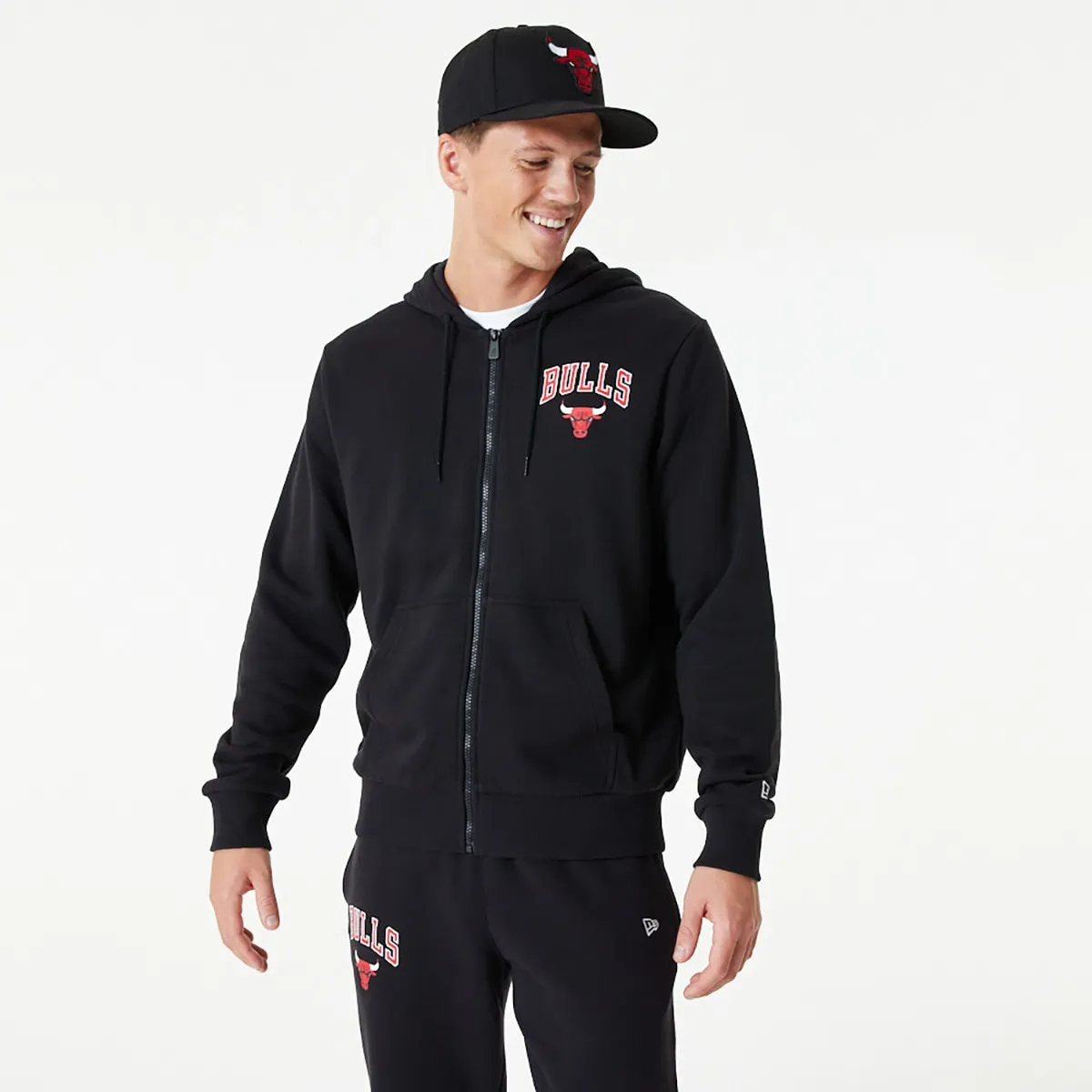 

Chicago Bulls Essentials New Era унисекс толстовка, черный