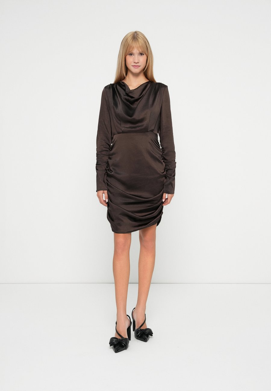 

Платье Vero Moda VMBEA COWL NECK SHORT DRESS, Chocolate Torte/Dark Brown