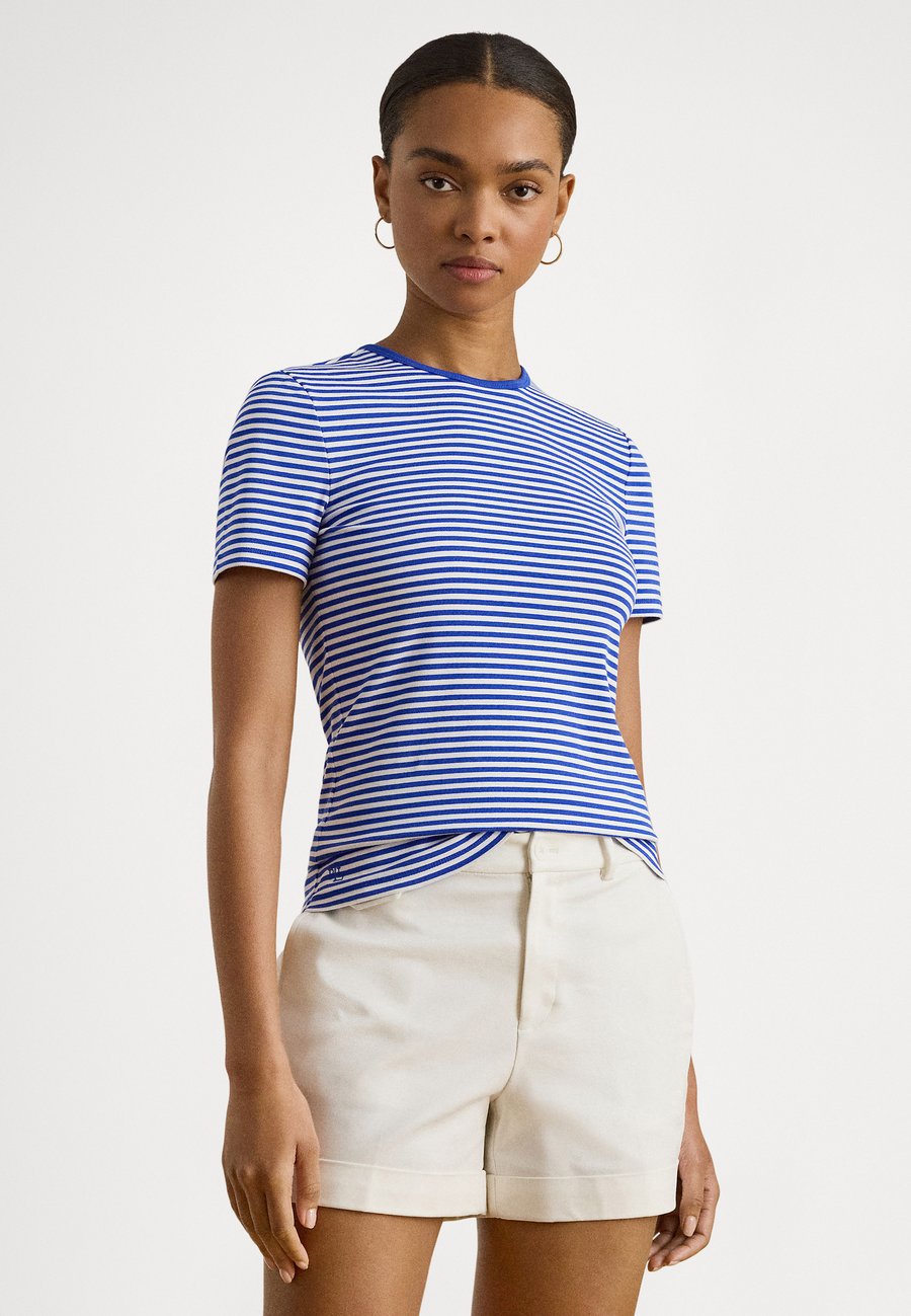 

Футболка Lauren Ralph Lauren Petite STRIPED STRETCH COTTON CREWNECK TEE, Cruise Royal/White/Royal Blue, Белый, Футболка Lauren Ralph Lauren Petite STRIPED STRETCH COTTON CREWNECK TEE, Cruise Royal/White/Royal Blue