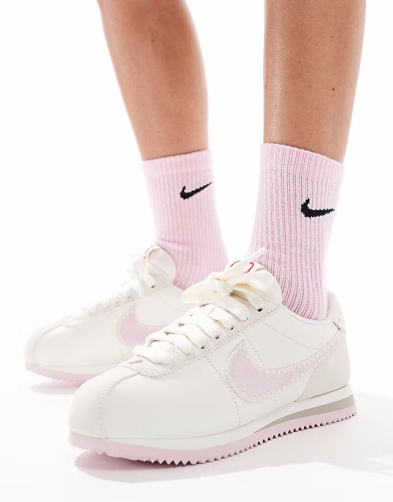 Кроссовки Nike Cortez Leather в кремово-белом и розовом цветах — фото 4