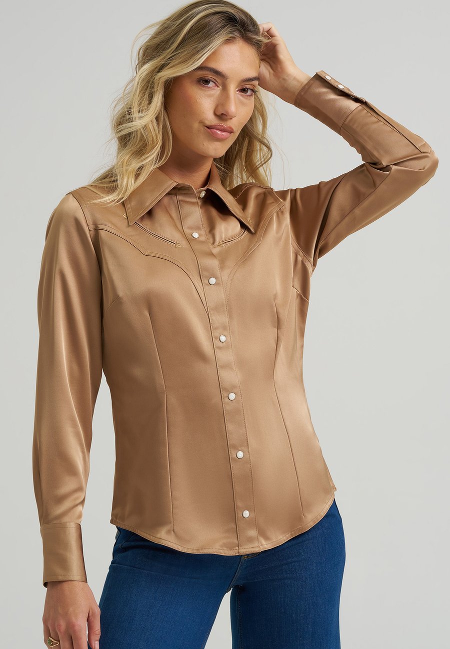 

Блуза Wrangler WRANGLER X LAINEY WILSON SATIN SHIRT, Gold-Colored/Gold-Coloured