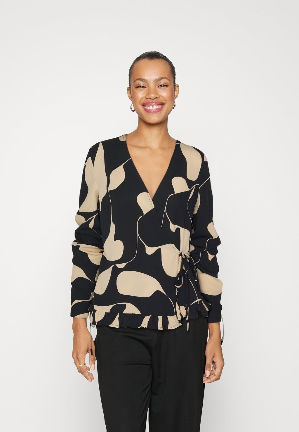

Блузка Vmlydia Frill Wrap Vero Moda, цвет black/lina