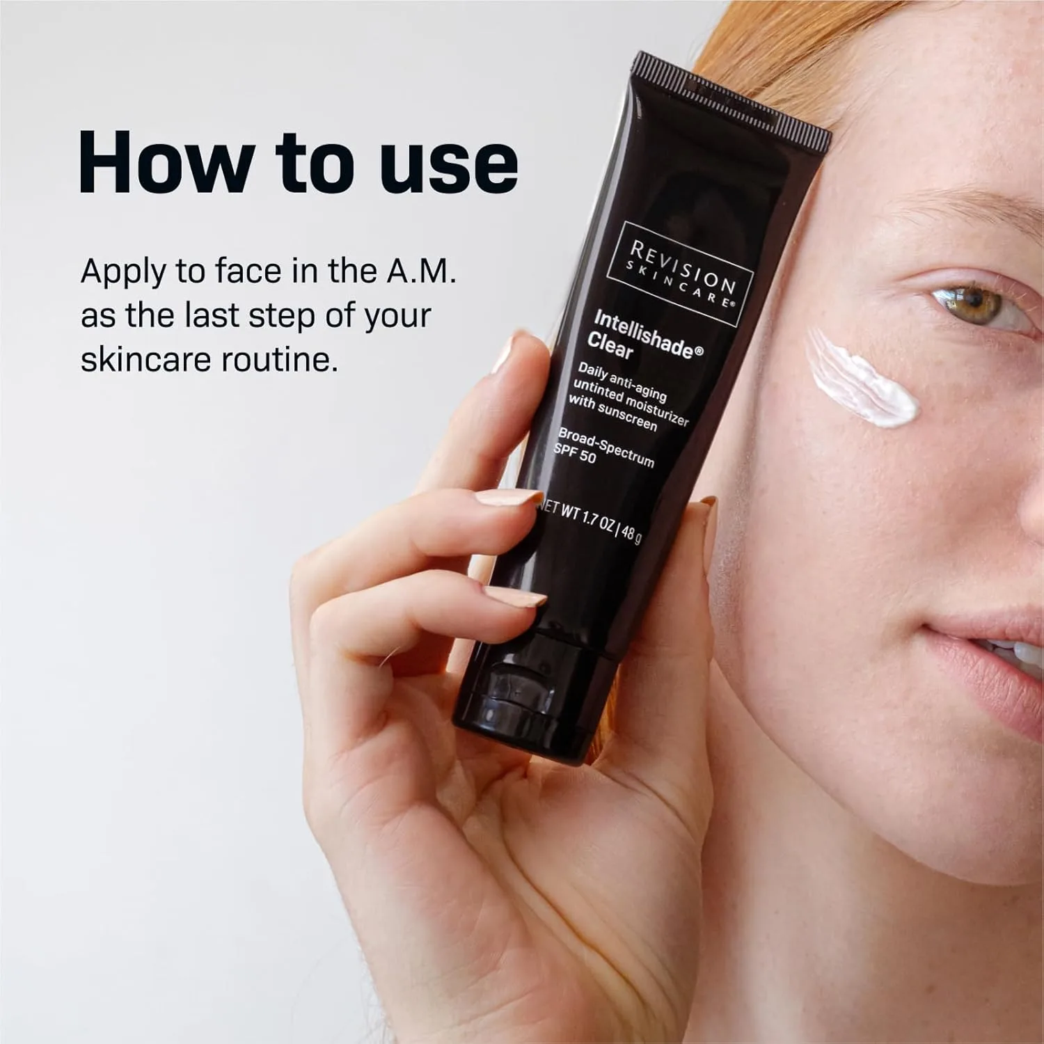 Revision Skincare Intellishade Clear SPF 50, антивозрастной солнцезащитный крем для лица, ежедневный увлажняющий крем без масла с SPF, пептидами и витамином C, невидимый увлажняющий крем широкого спектра, 50 мл, white — фото 3