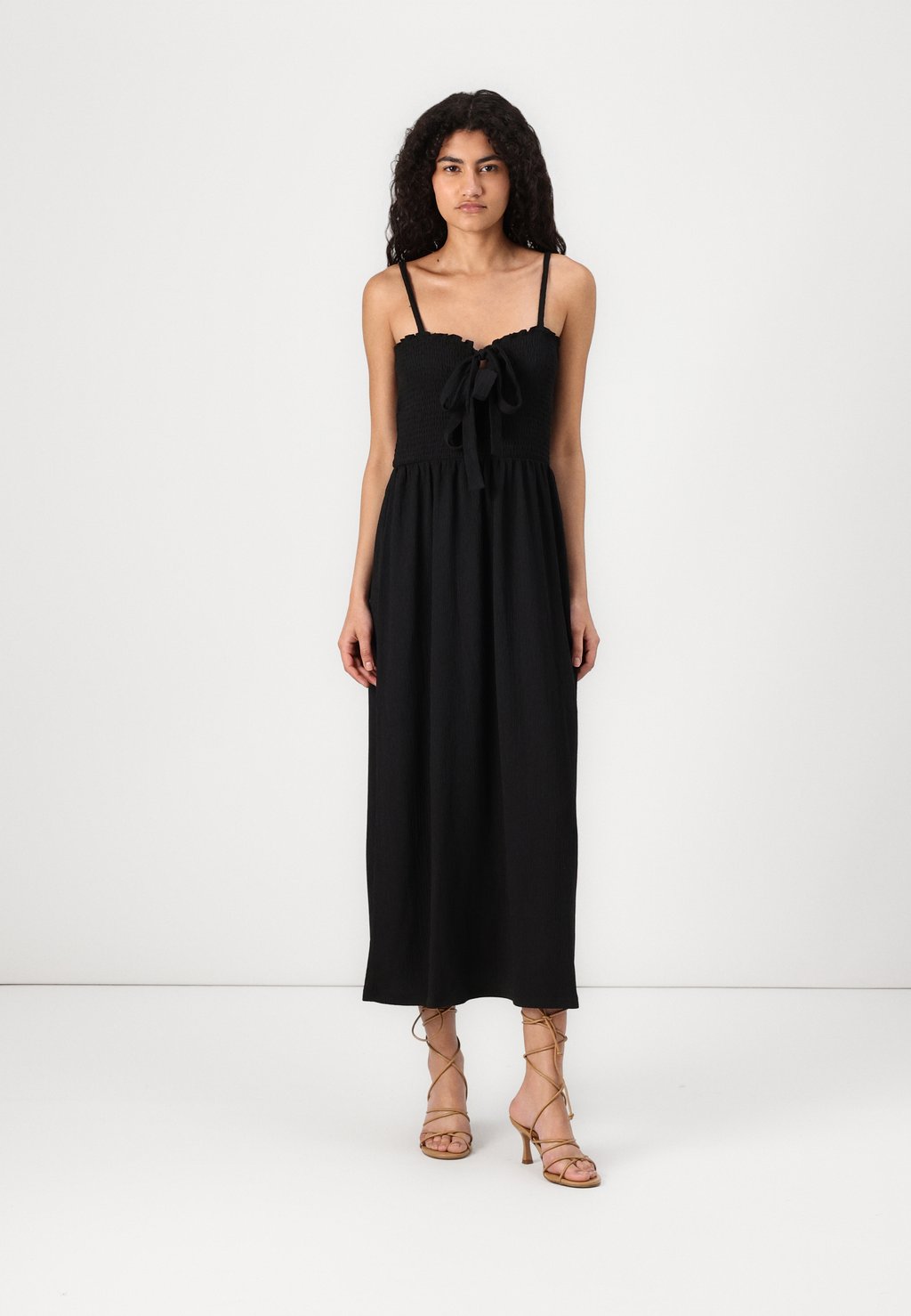

Повседневное платье PCLUNA SMOCKDRESS Pieces, черный