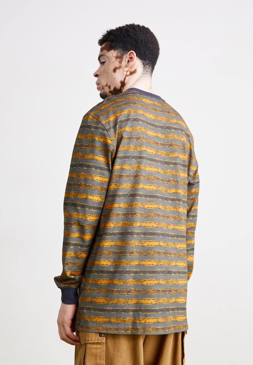 

Топ с длинными рукавами TEE adidas Originals, темно-зеленый