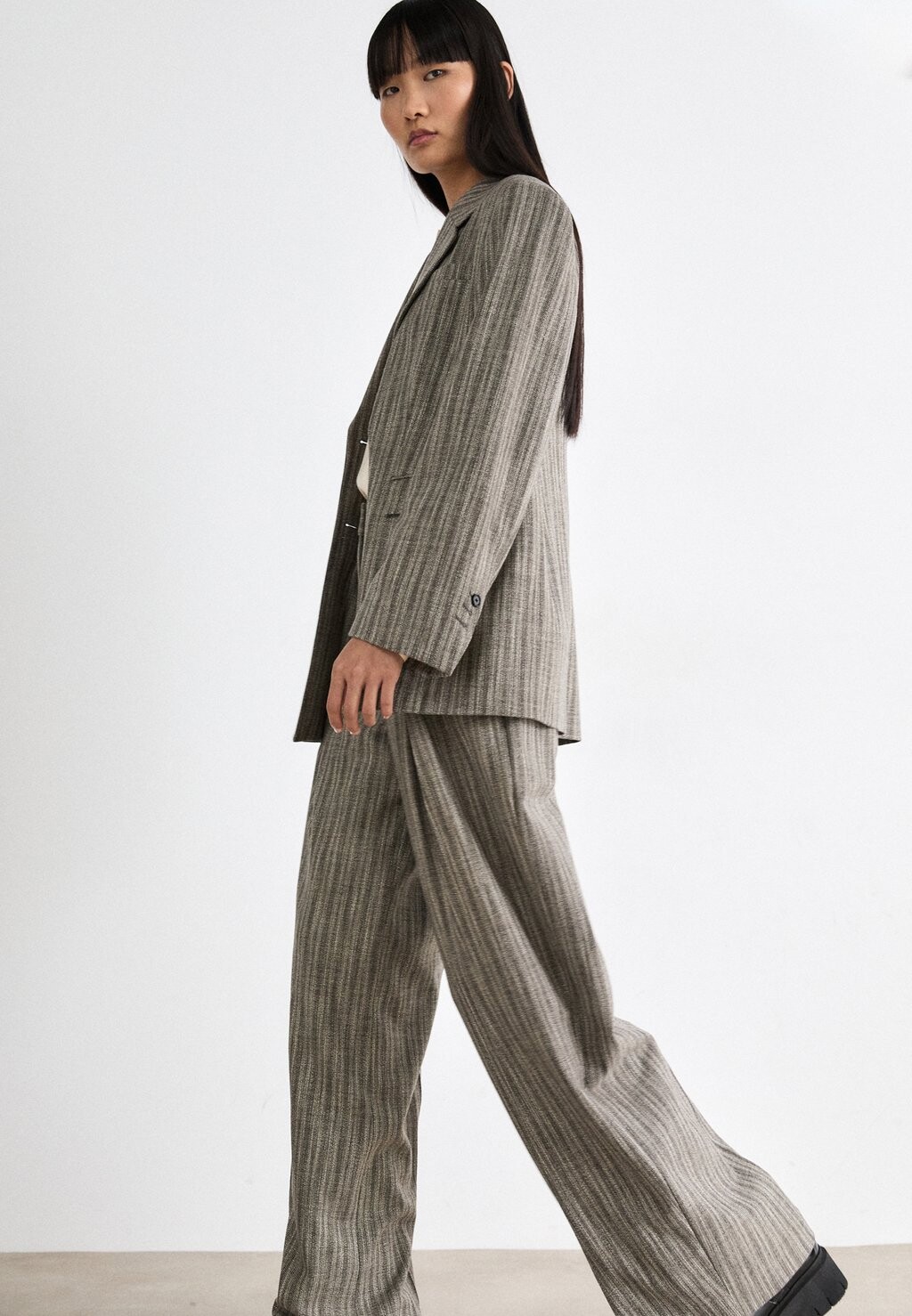 

Брюки TIANA PLEAT BOSS, серый