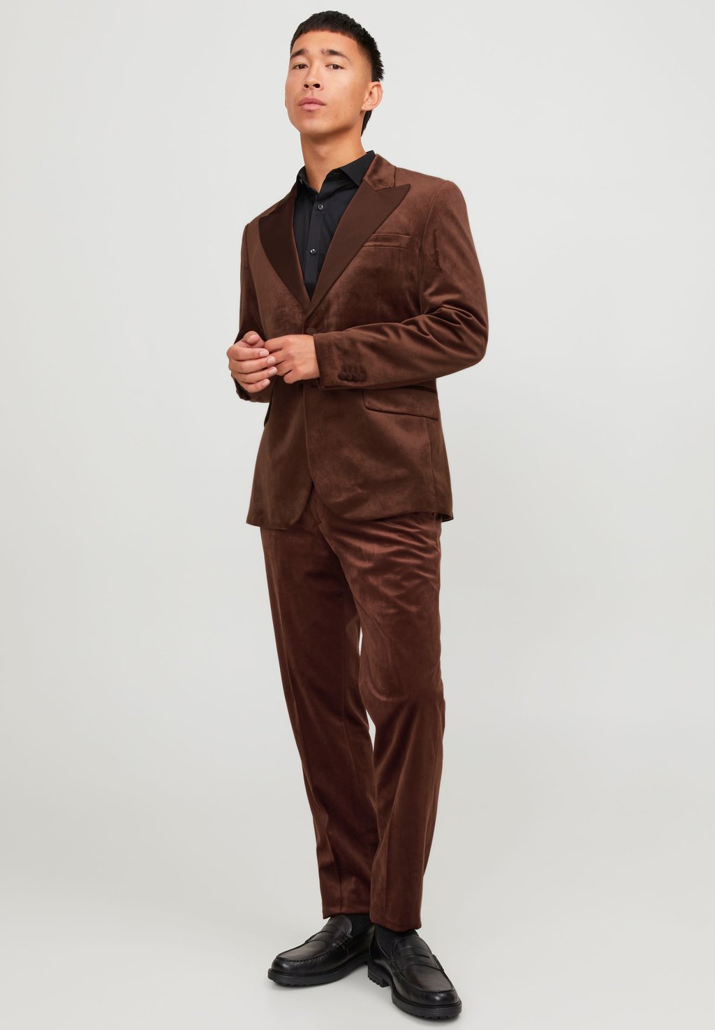 

Костюм JPRVELVET SUIT Jack & Jones, цвет cherry mahogany