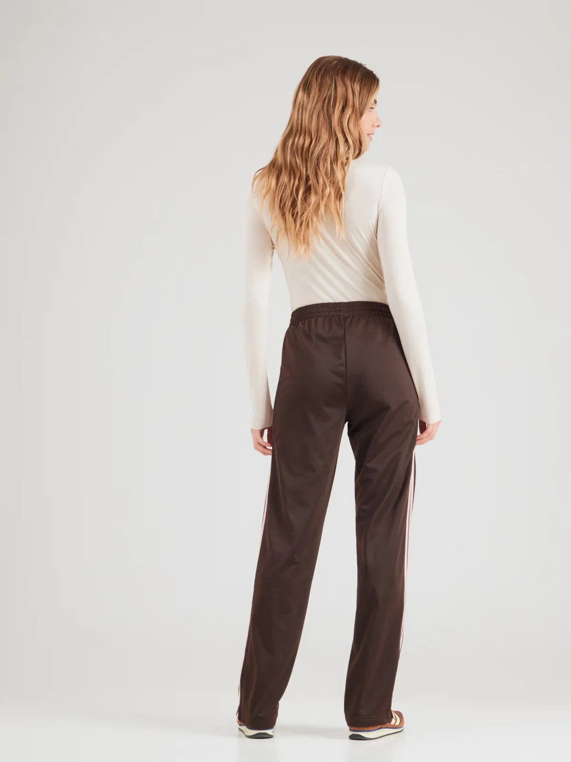 Брюки Adidas Originals Regular Pants CLASSIC коричневого цвета — фото 4