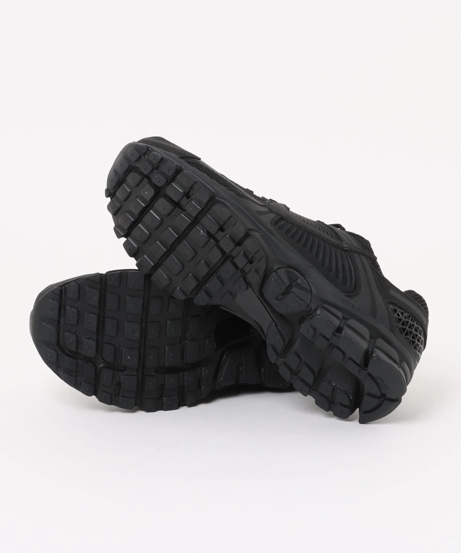 Мужские кроссовки NIKE Zoom Vomero 5 чёрные — фото 3