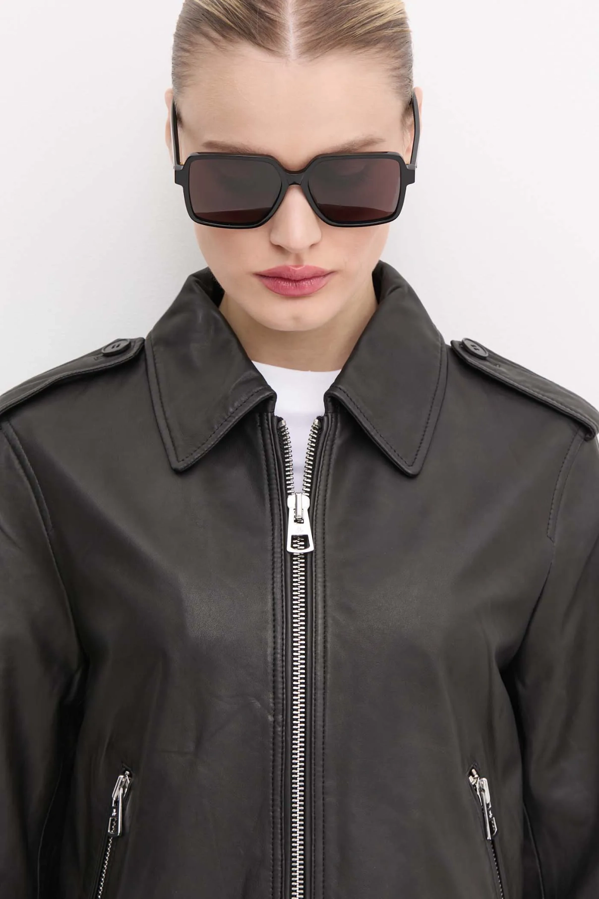 

Солнцезащитные очки Bottega Veneta, черный