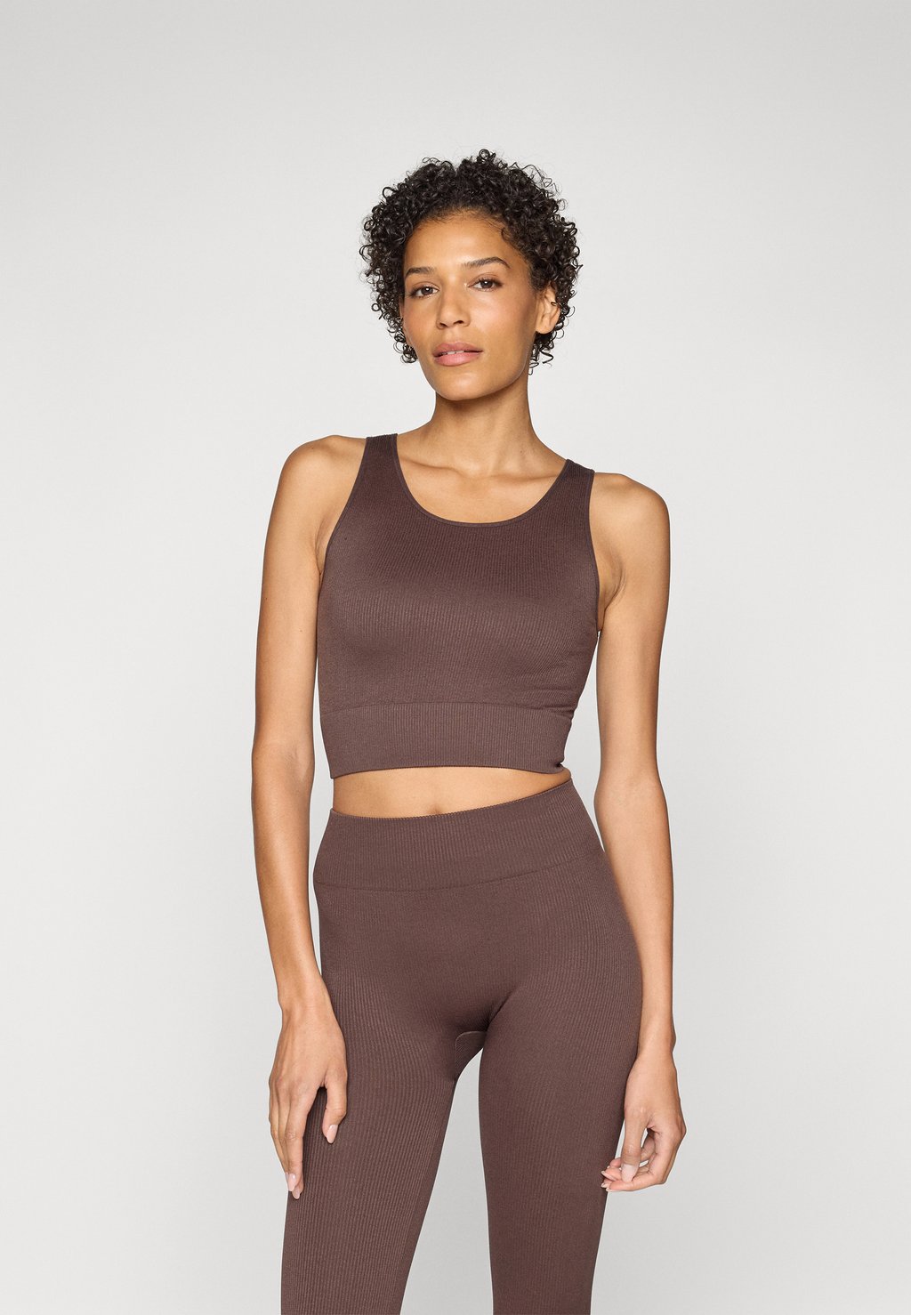 

Топ ONPJAIA LIFE SEAM SHORT ONLY Play, коричневый