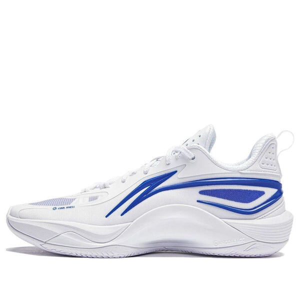 

Кроссовки блестят на корте Li-Ning, белый