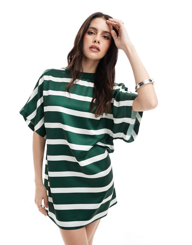 

Атласное платье-футболка оверсайз в зеленую полоску ASOS DESIGN