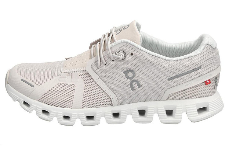

Беговые кроссовки Cloud 5 Pearl White женские On