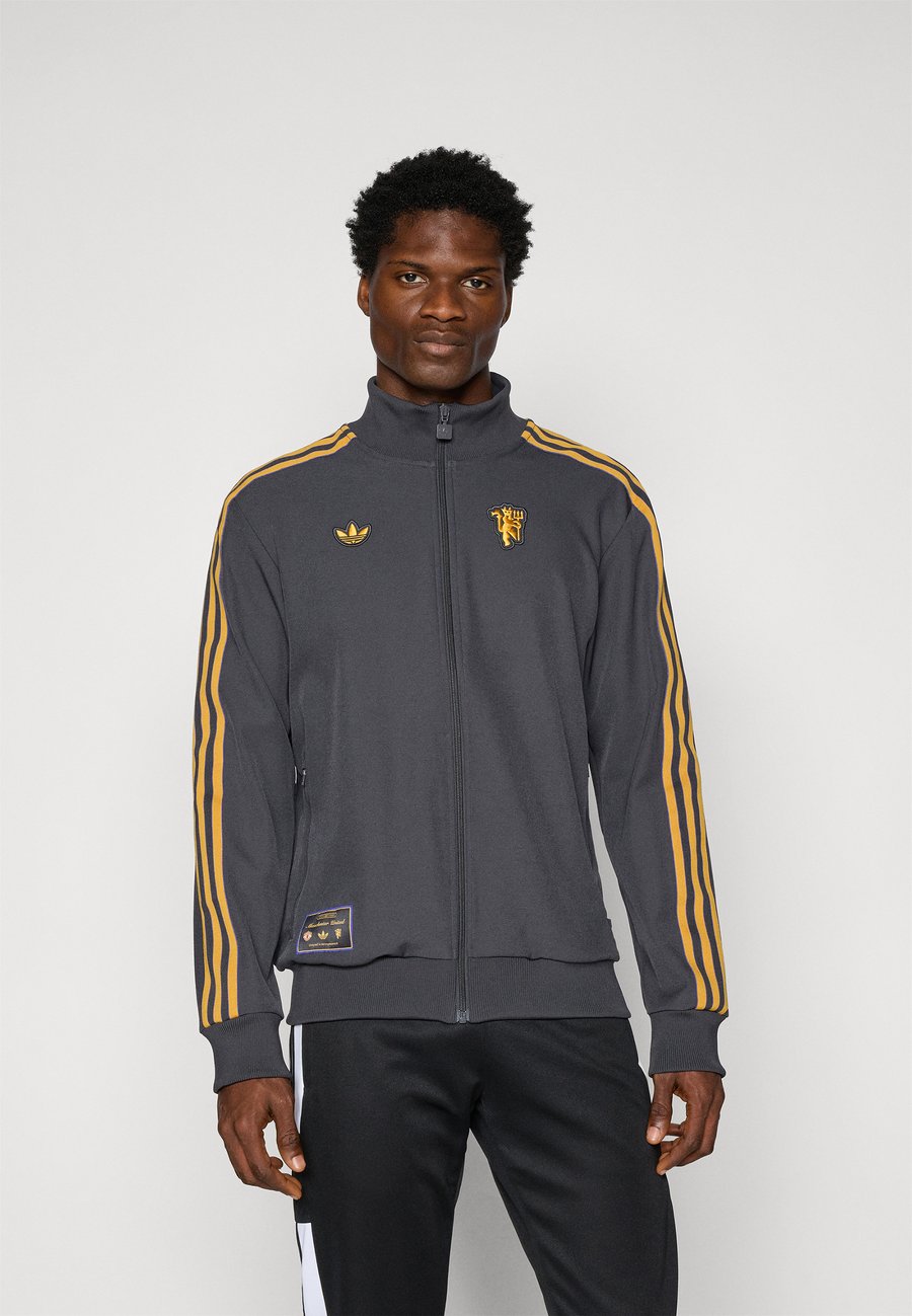 Толстовка Adidas Originals MANCHESTER UNITED ICON TRACK TOP, Utility Black/Black — фото 4