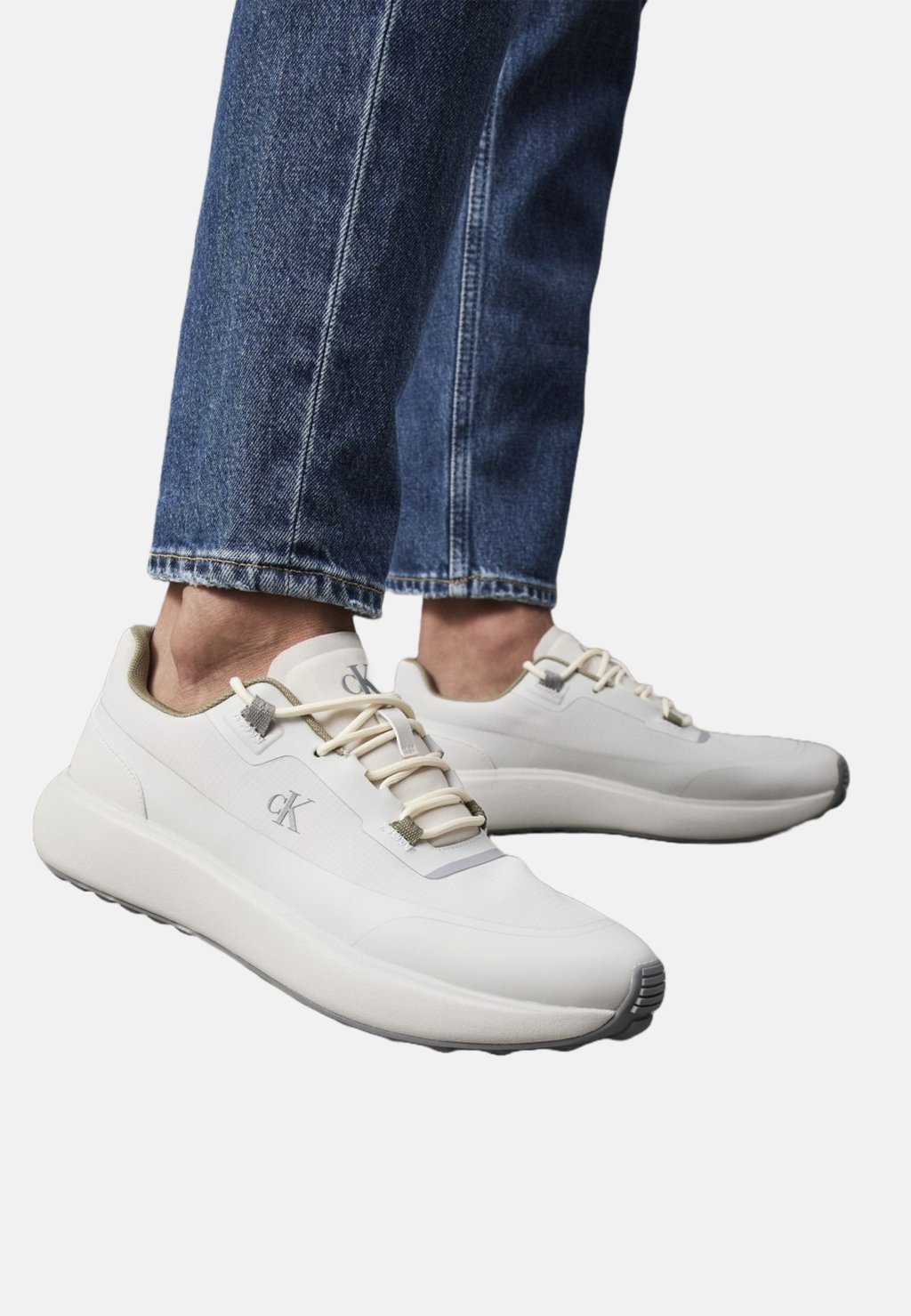 

Низкие кеды ATHLEISURE RUNNER Calvin Klein Jeans, белый