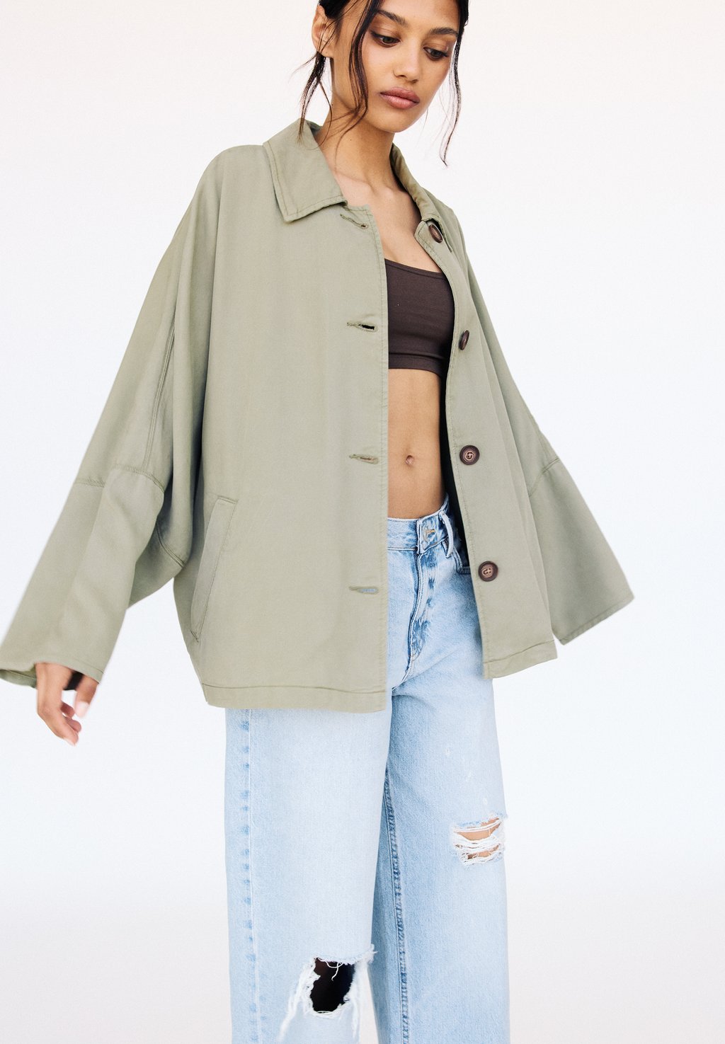 

Легкая куртка TRENCH PULL&BEAR, зеленый
