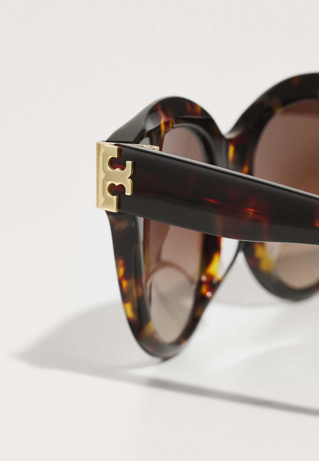 

Солнцезащитные очки Tory Burch, коричневый