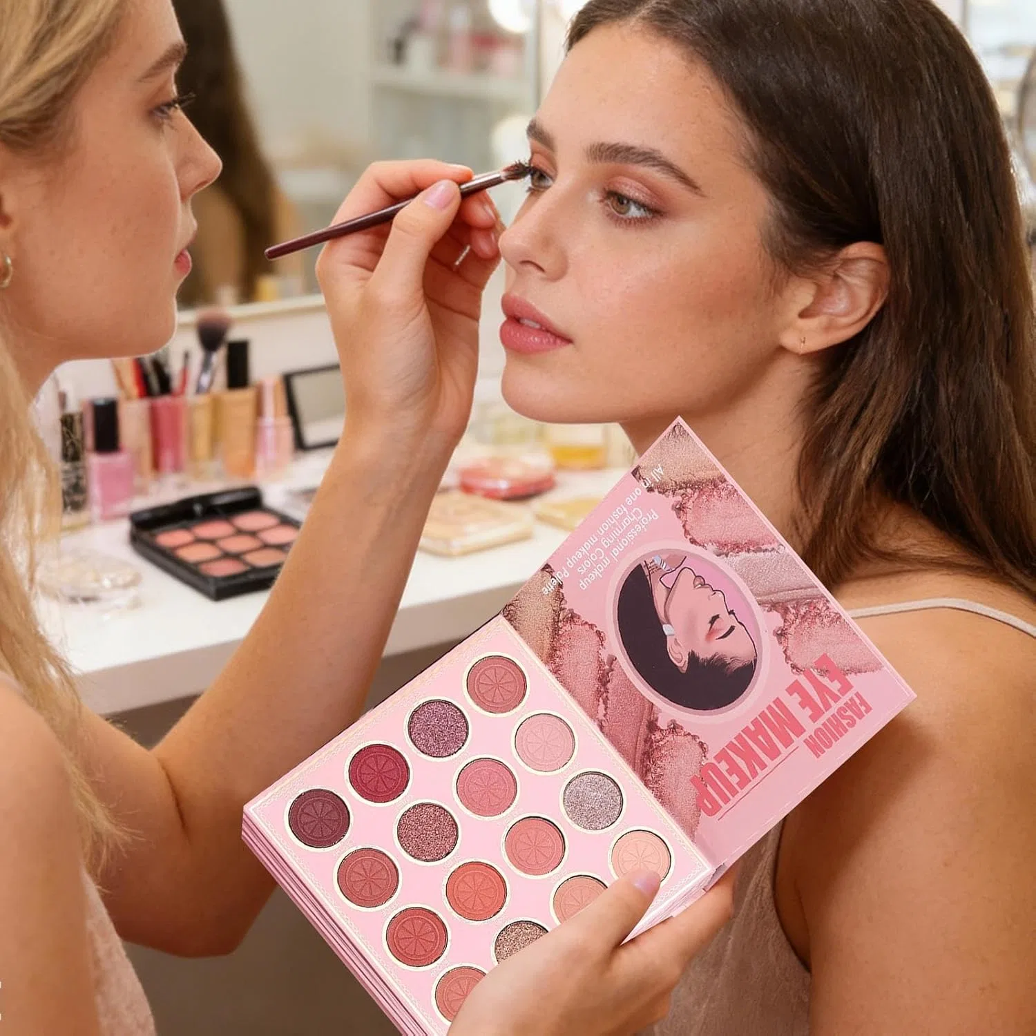 Палитра для макияжа Makeup Book Palette Highlighters & Luminizers 20x1.2g+9x2.5g+10x4g — фото 3