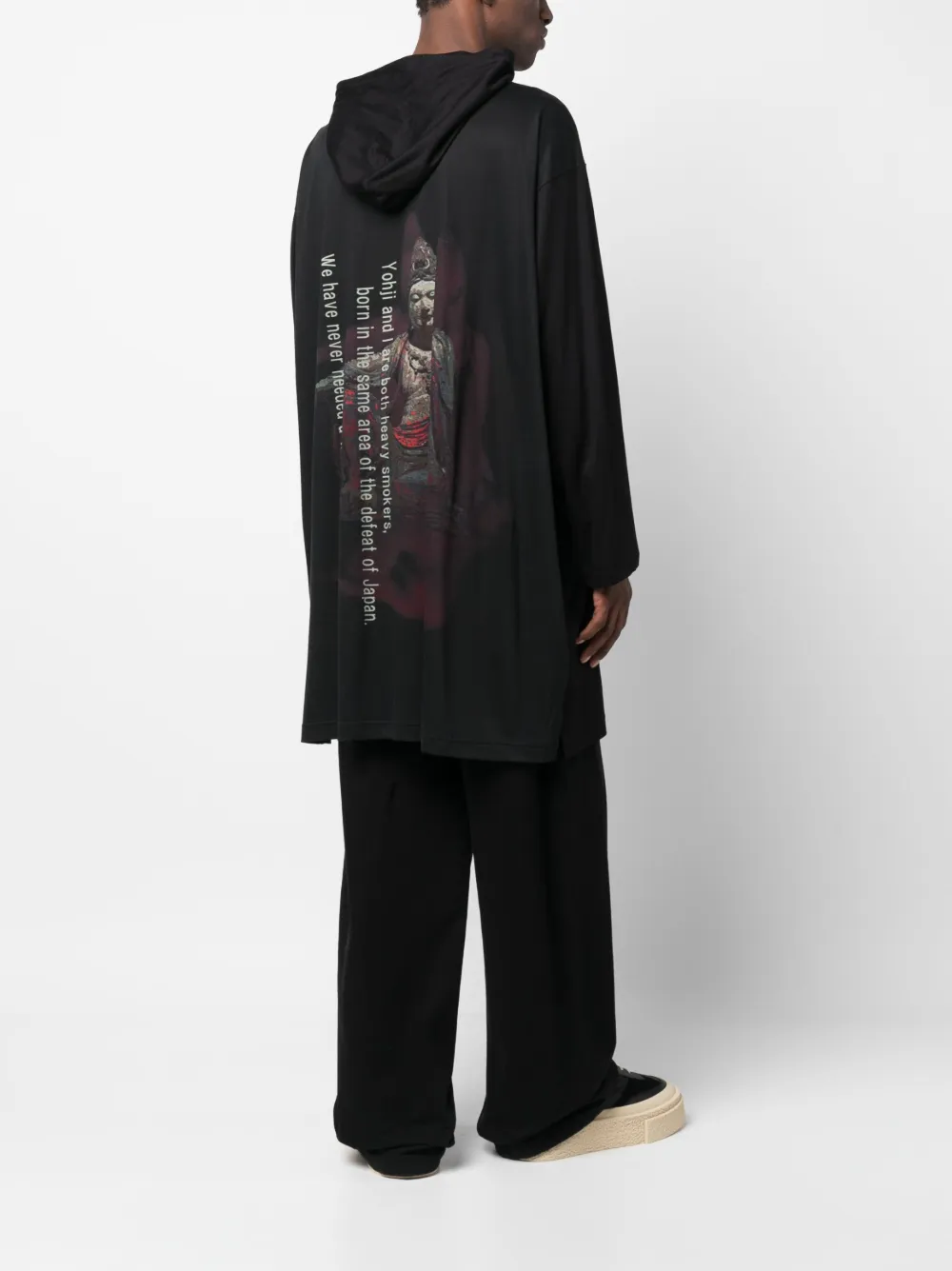 Длинная футболка с графичным принтом и капюшоном Yohji Yamamoto, черный — фото 2