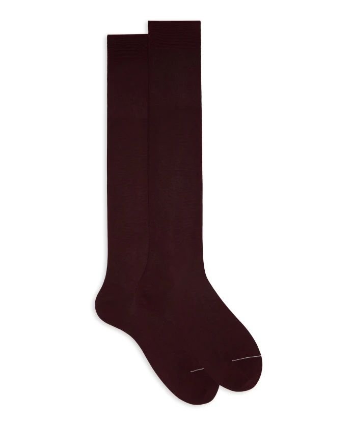 

Мужские длинные хлопковые носки однотонного бордового цвета. Gallo, красный