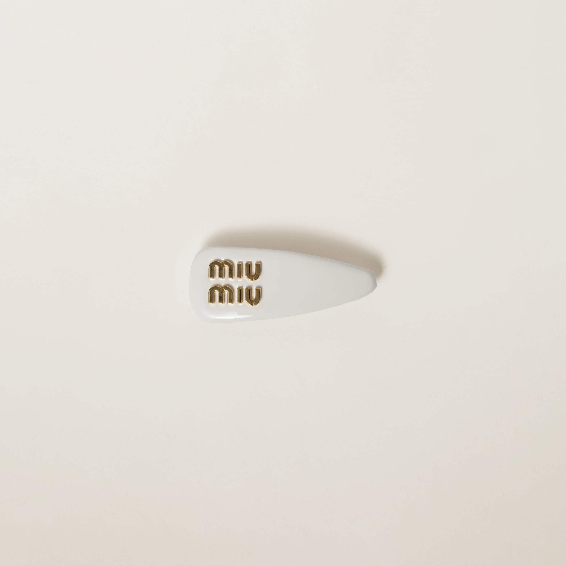 

Заколка для волос из лакированной кожи MIU MIU, белый