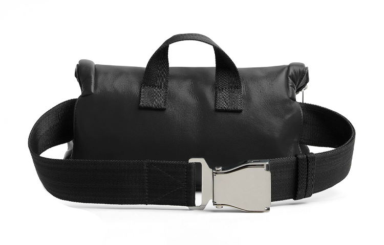 Кожаная поясная сумка на молнии мужская черная Bottega Veneta — фото 4