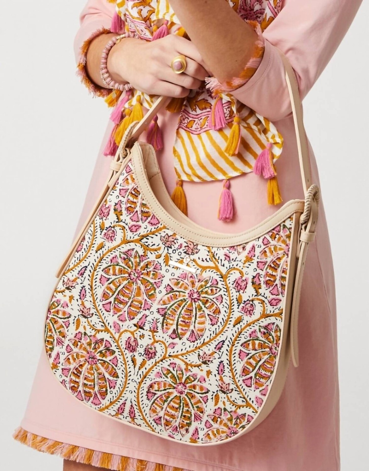 

Сумочка Bella Hobo в Pepper Hall Spartina 449