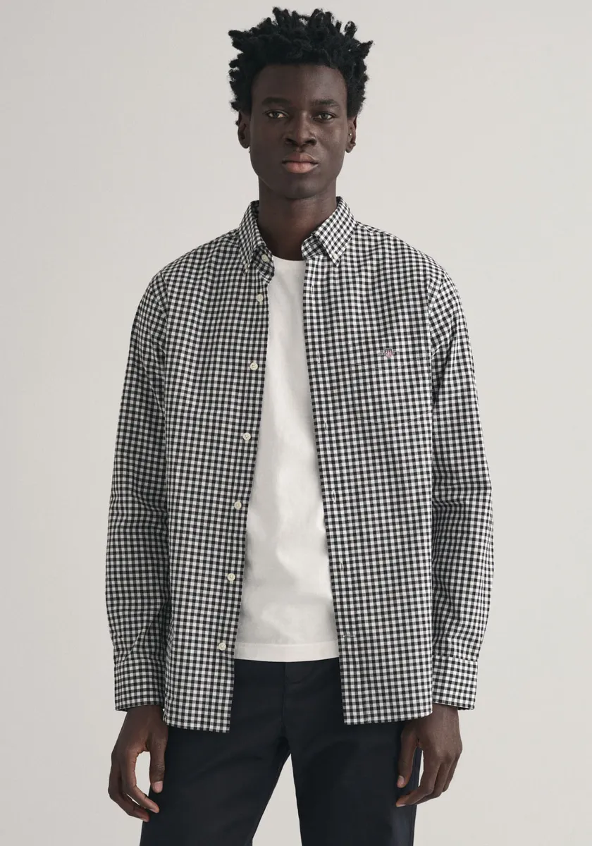 

Рубашка Gant с длинными рукавами "REG POPLIN GINGHAM SHIRT" и вышитым логотипом на груди, черный