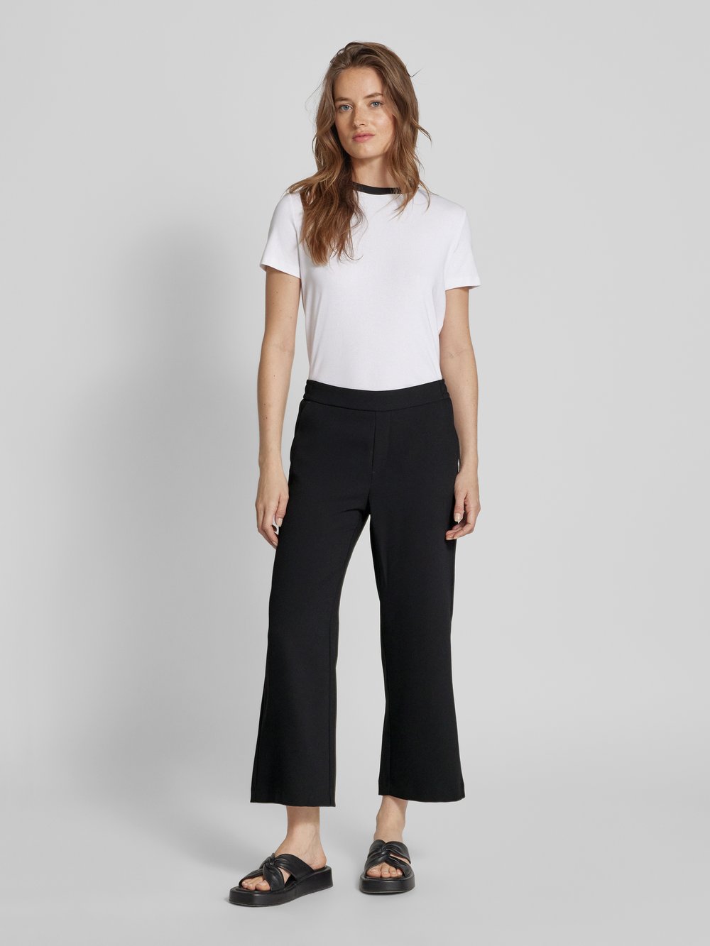 

Укороченные брюки однотонного кроя, модель «CHIARA CROPPED» MAC, черный