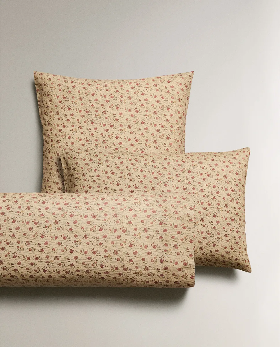 

Наволочка с цветочным принтом Zara Home, светло-бежевый
