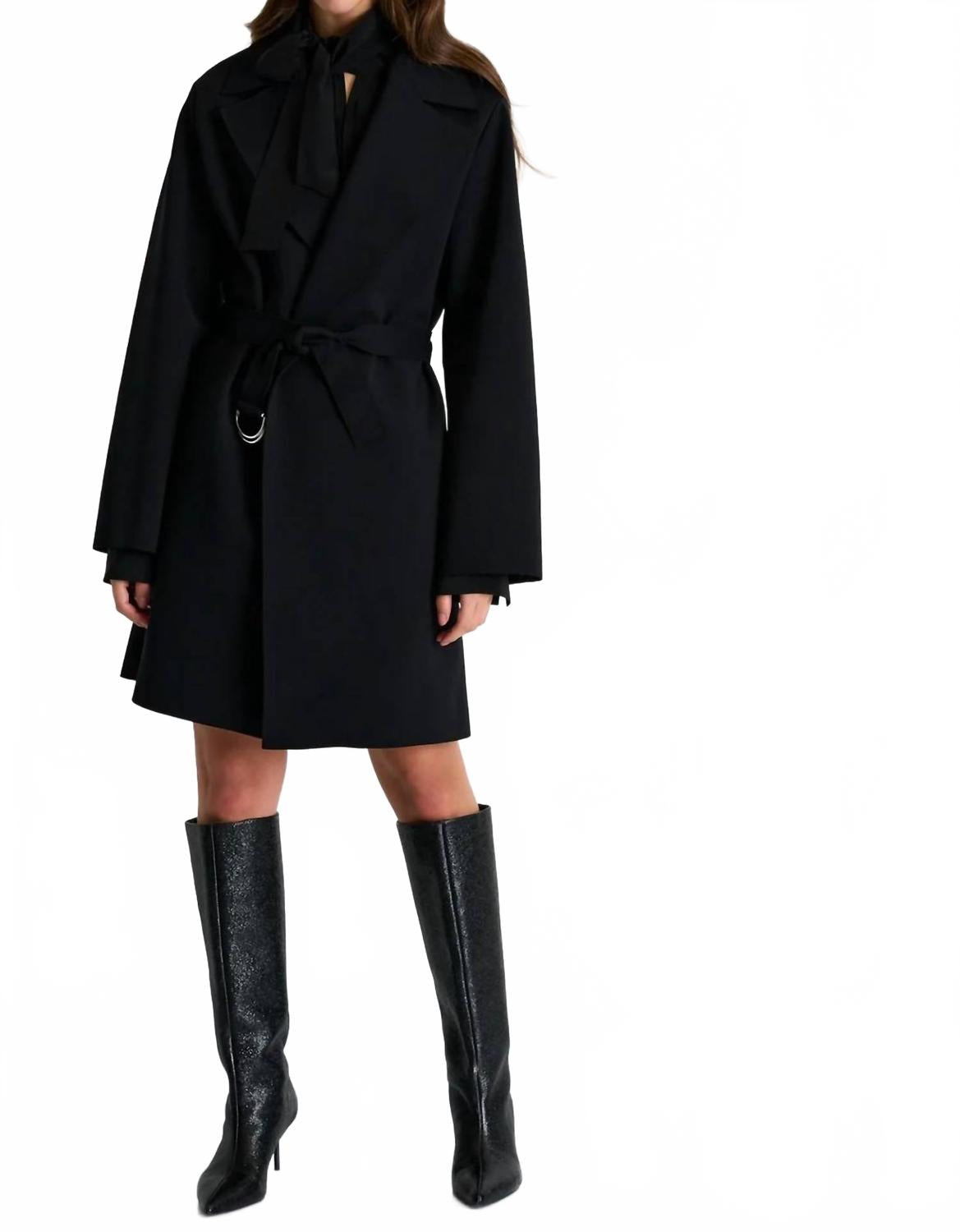 

Пальто черное SHAN