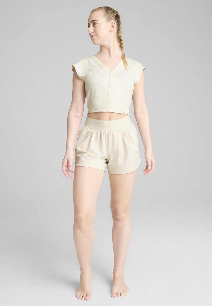 

Спортивные шорты Puma Sports shorts, Alpine Snow/White