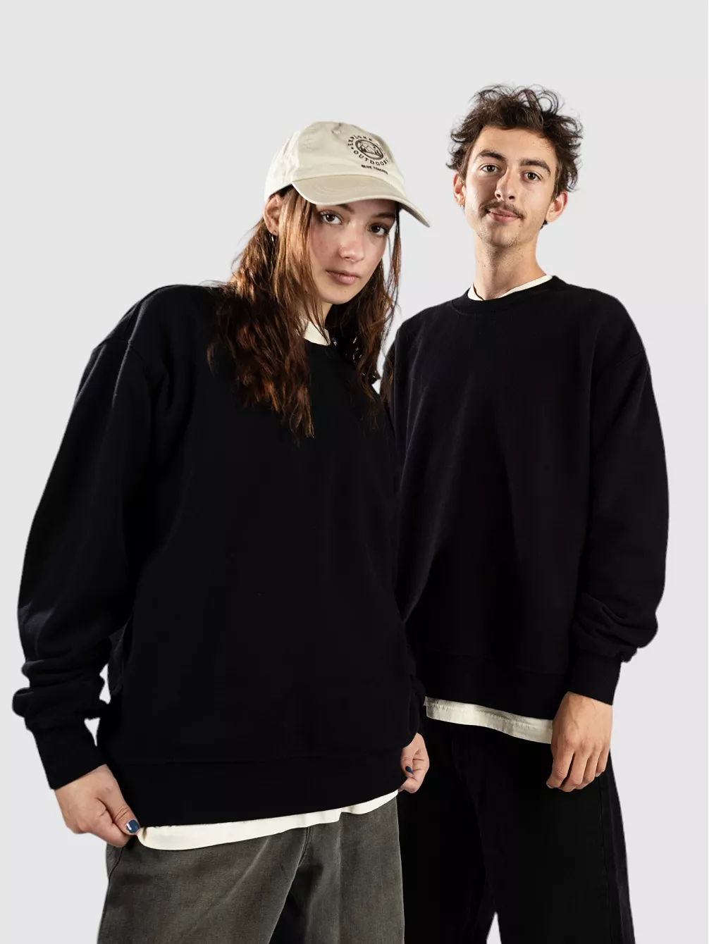 

Флисовый пуловер весом 13,5 унций Shaka Wear, черный