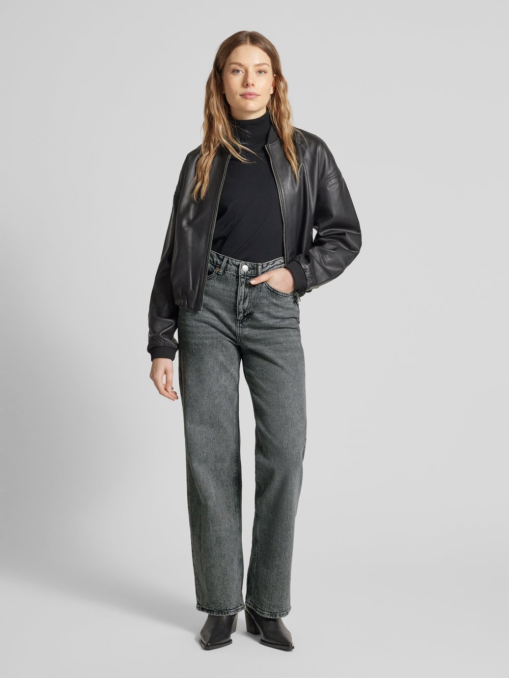 

Джинсы широкие с заклепками модель «TESSA» Vero Moda