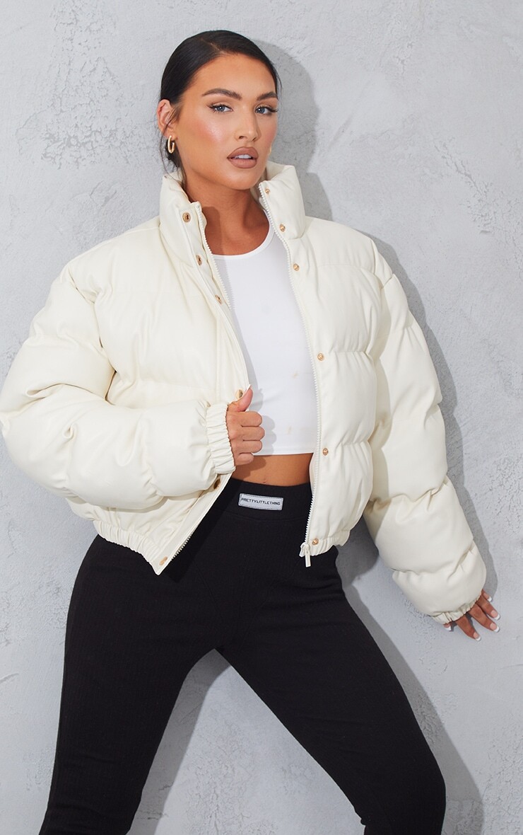 

PrettyLittleThing Кремовый пуховик из искусственной кожи с эластичной кромкой и пузырьками, Бежевый, PrettyLittleThing Кремовый пуховик из искусственной кожи с эластичной кромкой и пузырьками