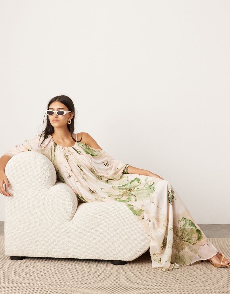 

Шифоновое платье макси с открытой спиной и открытыми плечами ASOS EDITION с крупным цветочным принтом